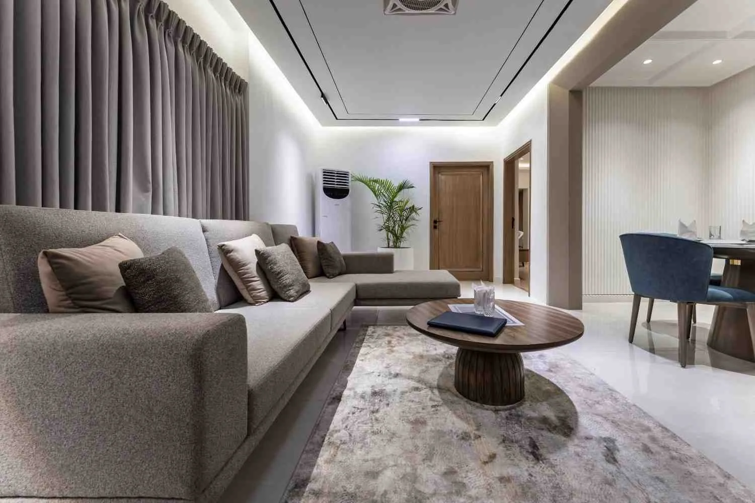 Services Mess Presidential Suites